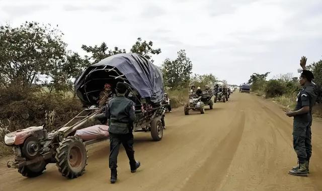 中方被请出山后，泰柬签字停火，柬埔寨首相夫人哽咽，只想要和平