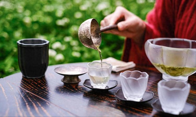 长期喝茶的人，最后都怎样了？研究发现：每天2-3杯茶或可延寿