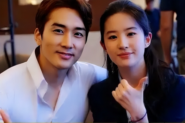 拍吻戏有生理反应怎么办？刘亦菲回应令人脸红，普通人很难做到！