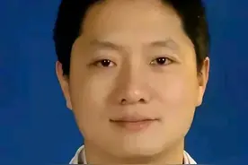 李晟医生本有机会活命！旁观两人疑似已按住凶手，却被其妻子拉开图片