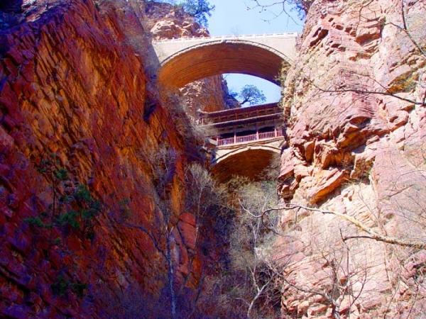 河北旅游：两登太行壮美奇峰苍岩山（图）