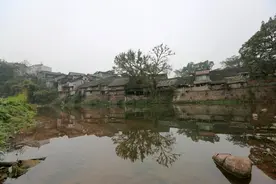 屏山县龙华古镇：仙山福地 烟雨寻梦图片