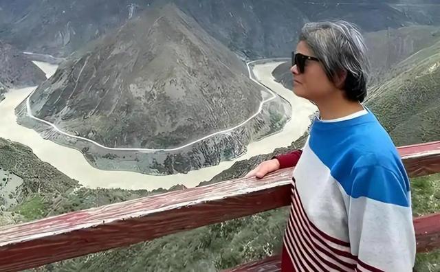 71岁上海老太卖房自驾游10年，不留给子孙一分钱，如今怎么样了？