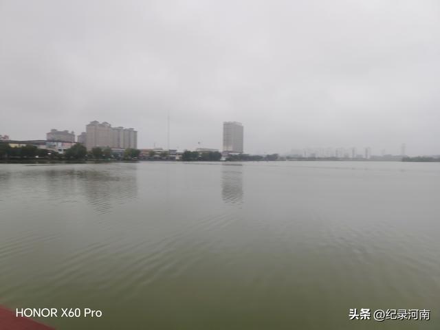 七上八下全国文明城市柘城县迎来汛期，晨练国家湿地公园榕湖发现