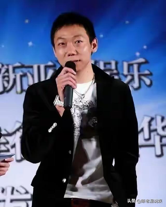 陪玩陪睡只是冰山一角，认干爹，舔手指，拜高踩低，实在荒唐！