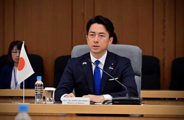 日本防相呼吁中国冷静，外交部对日“反将一军”