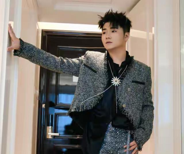 难！三大歌手巡演接连取消，小沈阳也已取消，谁还在为演唱会买单