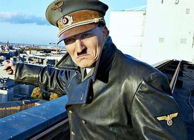 一句谎言和44个假兵！希特勒这招，让50万盟军陷入互相猜疑的漩涡