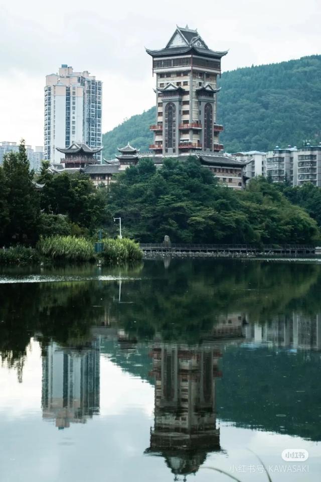 避开人潮！高铁直达20℃冷门小城，花海美过川西、地质景观顶级！16元炫资格美食！