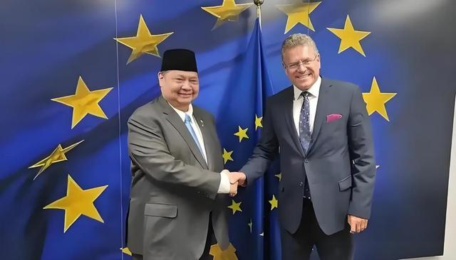 特朗普关税棋局翻车，欧印集体倒戈，美国遭遇史上最严重外交孤立