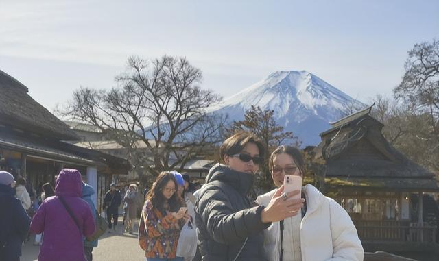 60万人逃离 1.3万人逆行：中国赴日游客锐减下的坚持与博弈