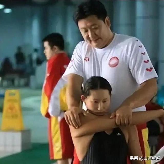 连娶3位徒弟	，将奥运冠军变主妇，毁掉队员前途的他能有多离谱