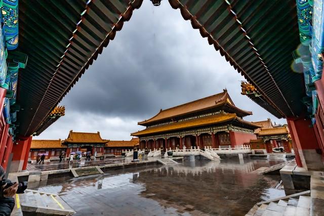 暴雨中的千年奇观！故宫“龙吐水”再现惊世盛景