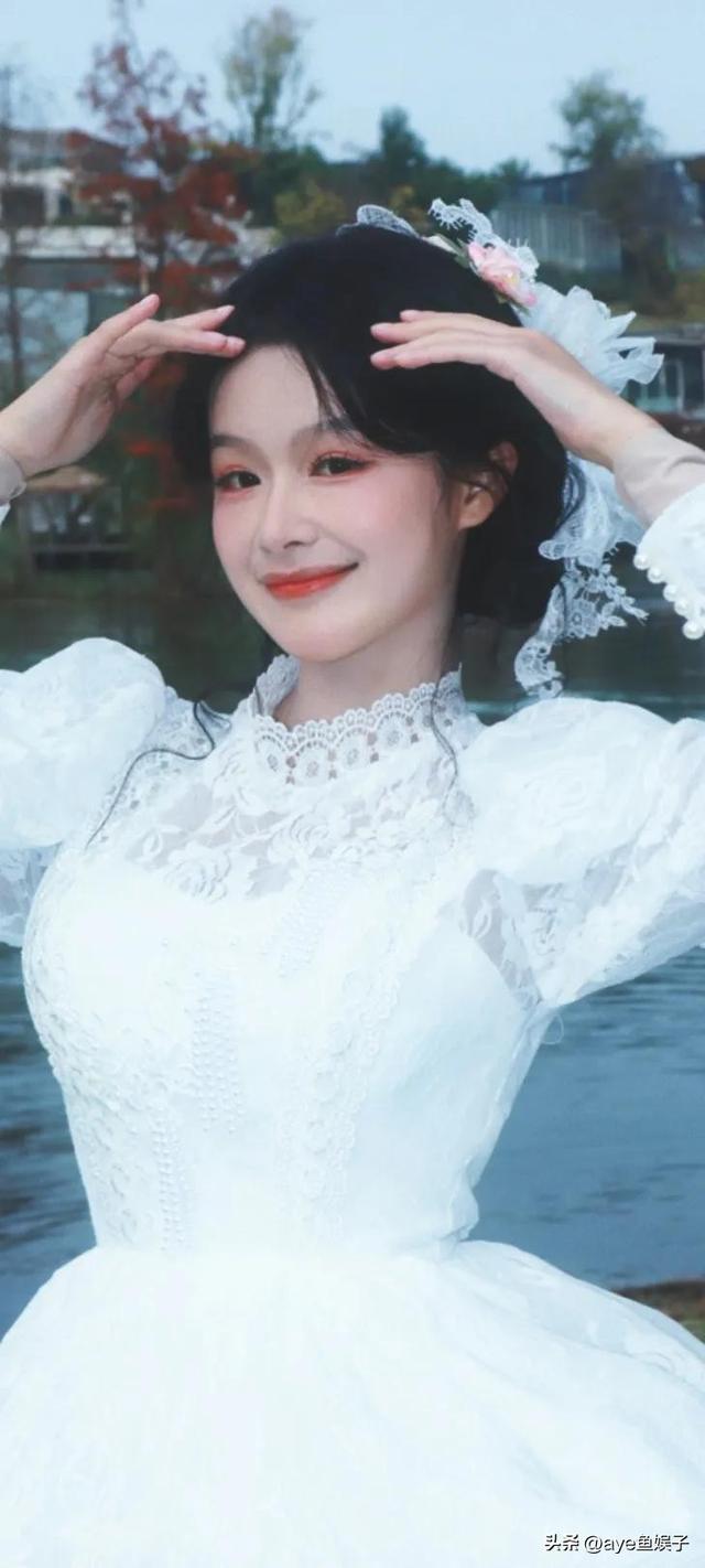 短剧也被丑女攻陷，小鸡嘴、绿豆眼、满脸科技，长相平平却吹上天