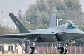 歼35A正式官宣，带给解放军三大优势，首个买家已经出现？图片