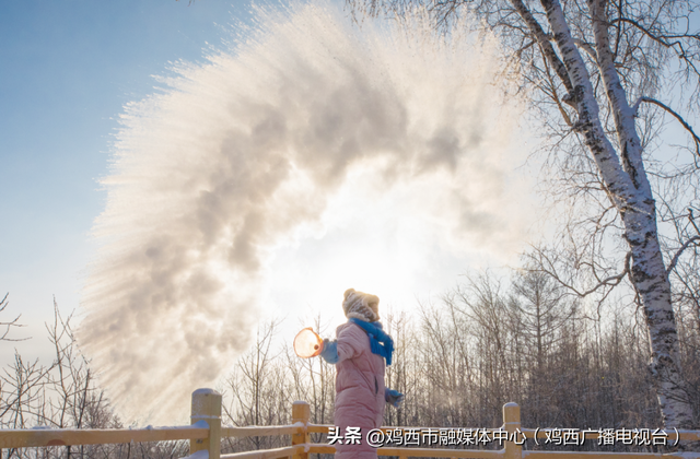 【千城万屏·岭上兴安】雪国童话已上线！来兴安盟，解锁“冰与火”的极致浪漫！