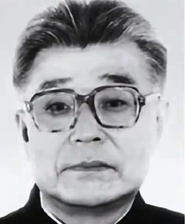 他曾提拔过温总理，官至正部级，特殊时期被关押五年半，享年88岁