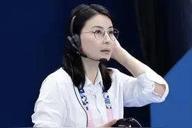 这一次被央视点名的郭晶晶，暴露了真实地位，霍震霆的话有人信了图片