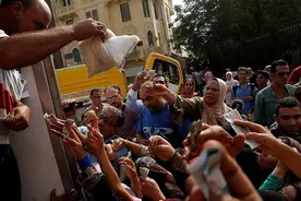 金融战再次升级，埃及官宣投降，汇率暴跌40%，美国开始收割？图片