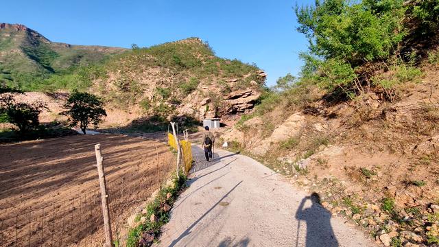 牛山寨-三帽山-三清观-金华寺-情人谷，28公里的穿越线，美哉险哉