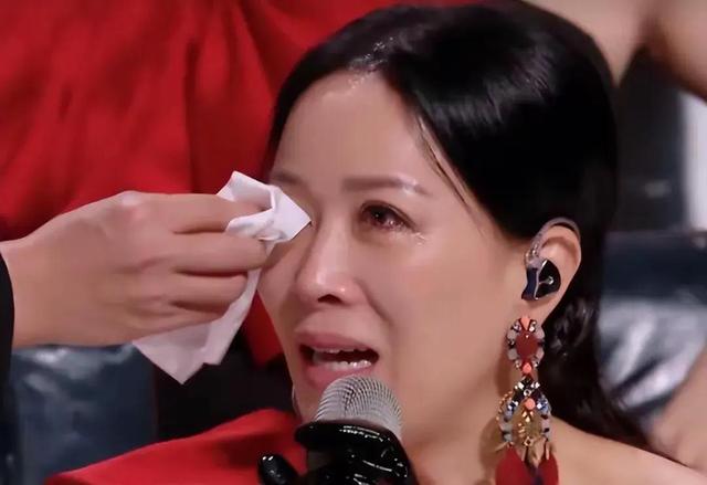 预售惨淡，人气暴跌！这一次，谁也救不了“狂妄自大”的那英