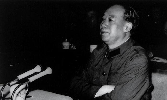 贴身保护毛主席30年，汪东兴晚年后悔道：当年瞎了眼让主席用此人