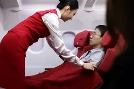 飞机上的5种“隐藏”服务，只要乘客主动开口，空姐是不会拒绝的图片