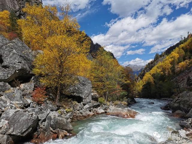 避开人潮，经典川西秋色10天行，人生必须要有的一场旅行！