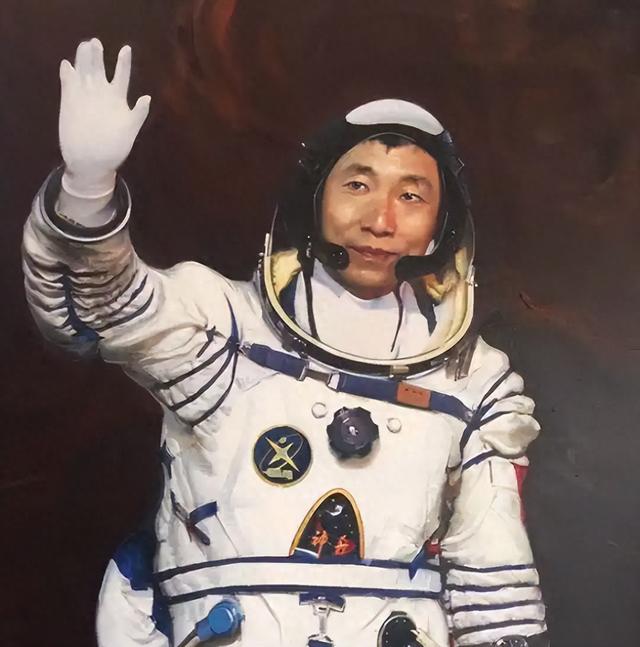 我国首位航天员杨利伟，被授予少将军衔，退休后能享受什么待遇？