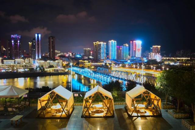 河西街道：说这里是广元夜景天花板 不过分吧