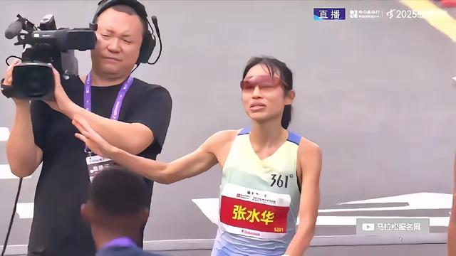 夺冠女护士后续：卫健委介入，同事再曝猛料，领导多次妥协成笑话