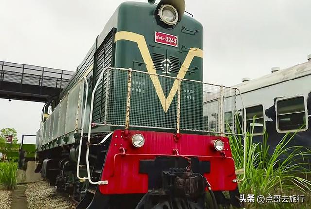 成都爆红的火车观赏地，被严重低估，拍照赏景超级惊艳，全部免费