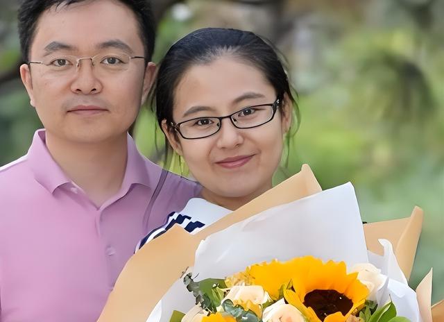 老天太残忍！蔡磊妻子痛苦自曝处境，丈夫濒临死亡，可怜6岁儿子