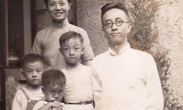 原副总理邹家华功勋卓著，他的两个兄妹是做什么的