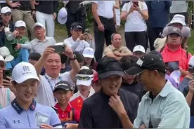 任达华、孙楠现身高尔夫职业赛，华哥两鬓斑白老了，孙楠瘦到脱相图片