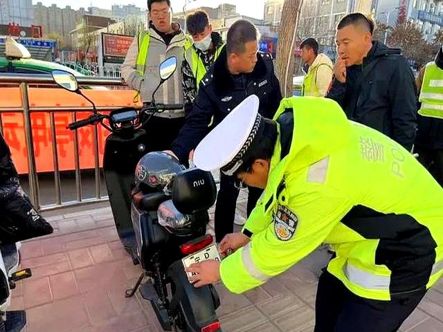 为什么少见交警查电动车了？原来有3个原因，车主可以放心骑了
