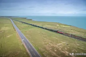 Z322次由成都西开往拉萨，全程仅停靠七站，怪不得车票这么紧俏图片