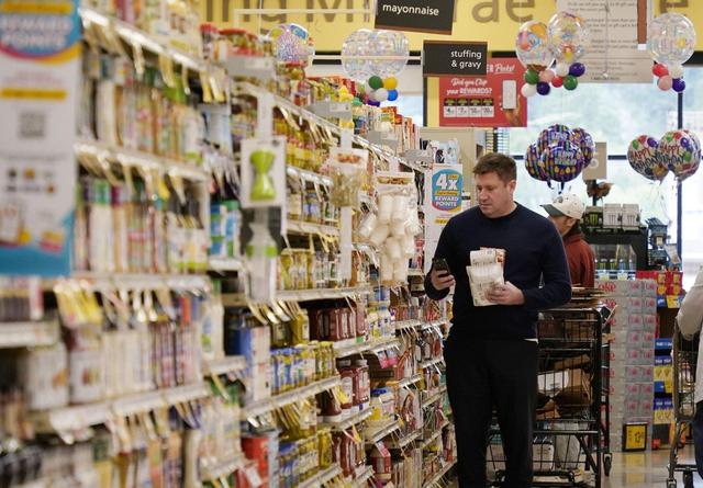 特朗普：中国军队能有今天	，全靠美国给的7220亿，养兵力造军舰