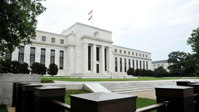 2025年降息潮来袭，一个强劲的信号，普通人要重视哪些优势策略？