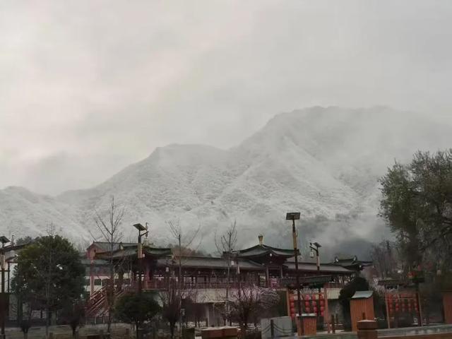汉中各大景区银装素裹！快来共赴2025年第一场冰雪之约 →