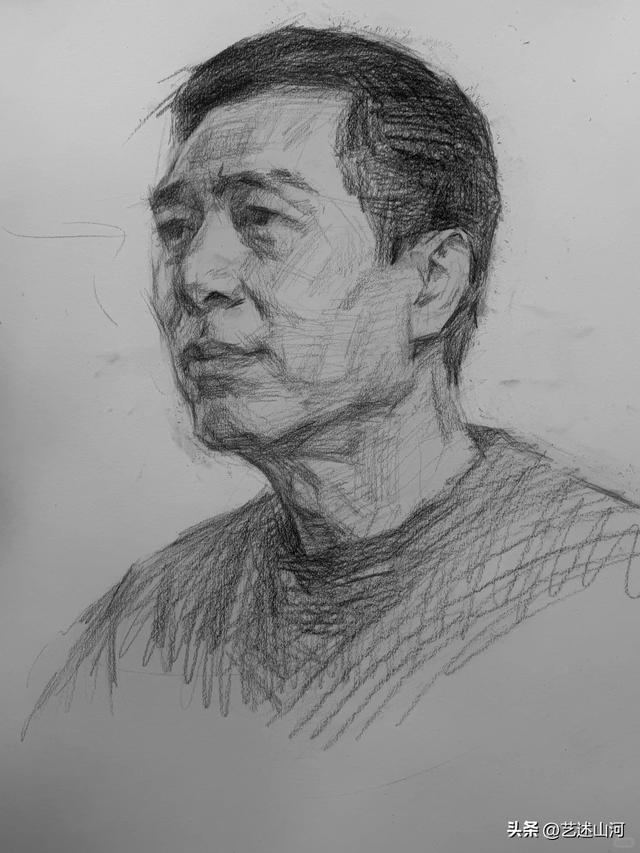 素描头像步骤图，教科书级的美术联考示范，揉擦和深入刻画有技巧