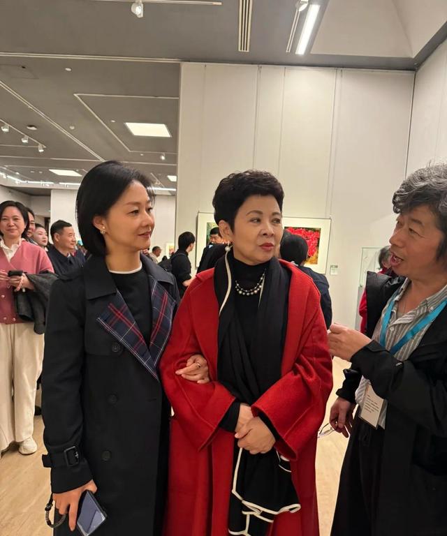 63岁董文华不再沉默，揭露当年被“封杀”原因，原来我们错怪她了