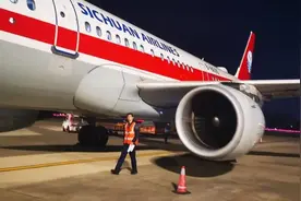 揪心！一客机空中疯狂原地兜圈？紧急通报！当心A级航空灾难↗图片