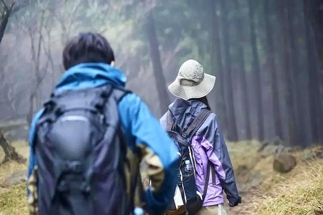 每天快走 1 小时，坚持半年，身体会出现这 6 大变化！