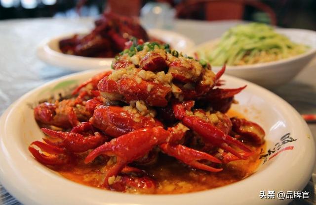 闭店率高达37.2%！称霸宵夜摊的“顶流”开始凉了？曾排队2小时