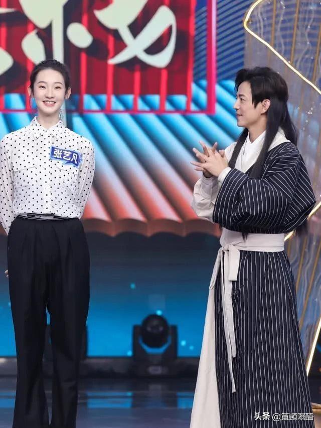 不合影不知道，一合影吓一跳！以为他们是小土豆，没想到是大高个