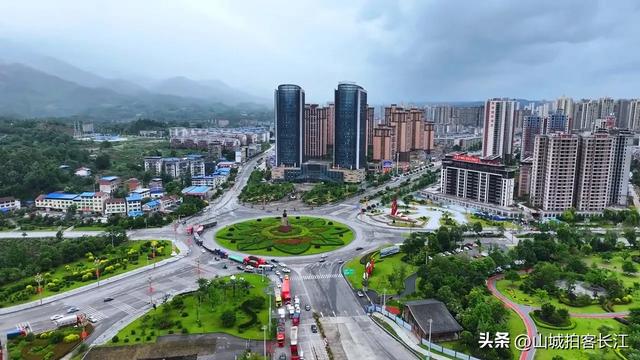 四川一座格外特别的城市,身属四川,但却和重庆很亲密