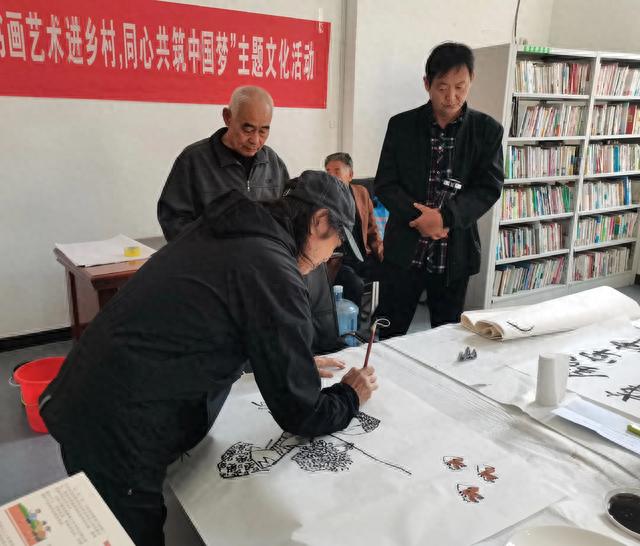 重阳佳节将来临 创作墨宝送老人