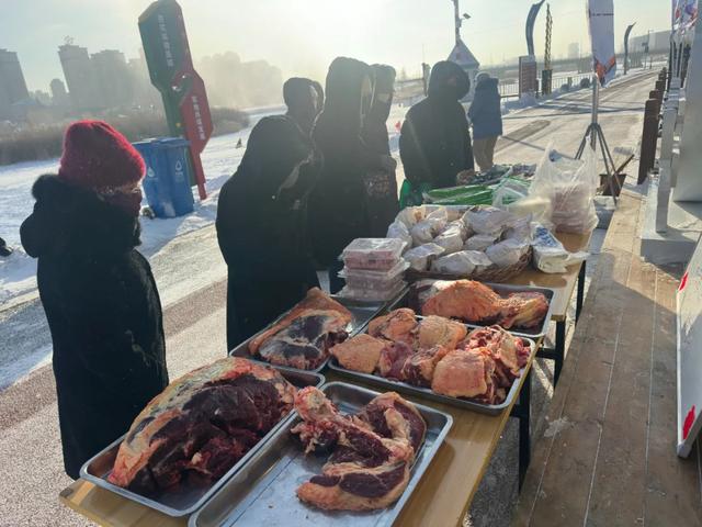 第二十一届内蒙古自治区冰雪那达慕|速来打卡!“鄂温克河畔小驻” 开门迎客,非遗美食嗨不停