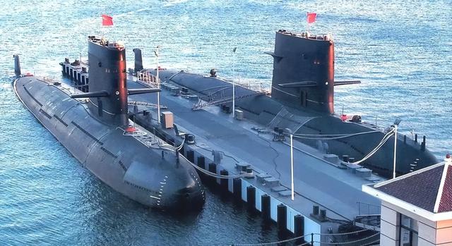 隐形“水下死神”！095核潜艇强势加入福建舰	，隐蔽突击冠绝海疆